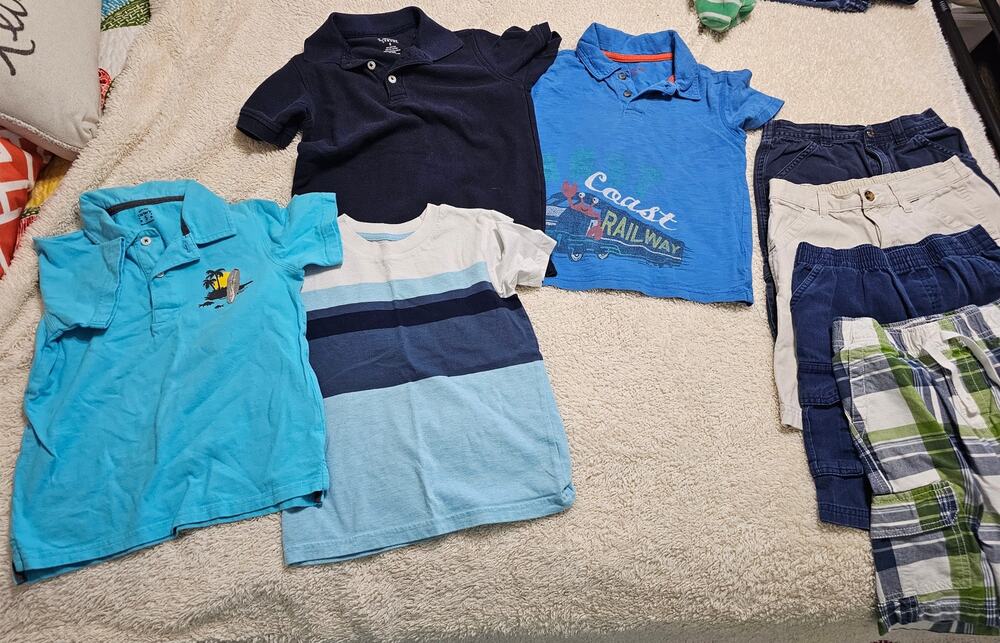 Size 5T clothes - 4 outfits